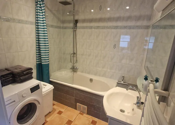 House De Zeemeeuw- 2 Km From The *