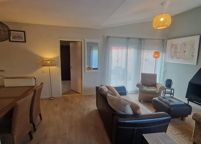 House De Zeemeeuw- 2 Km From The