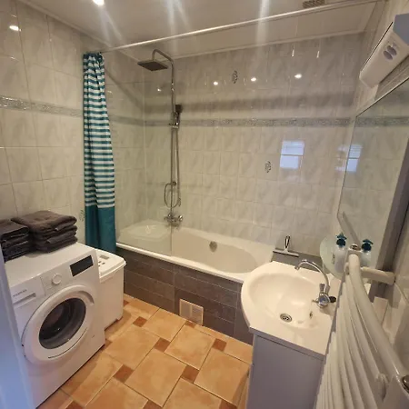 House De Zeemeeuw- 2 Km From The *